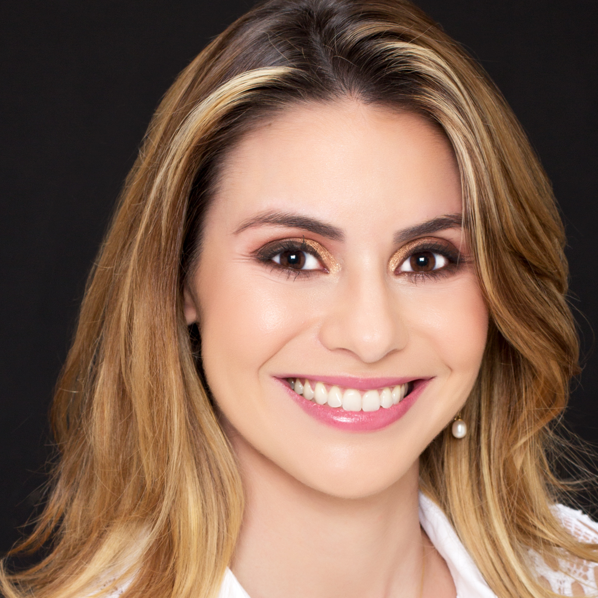 Dra. Aline Rezende Aarão