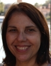 Dra. Claudia Araujo Valente
