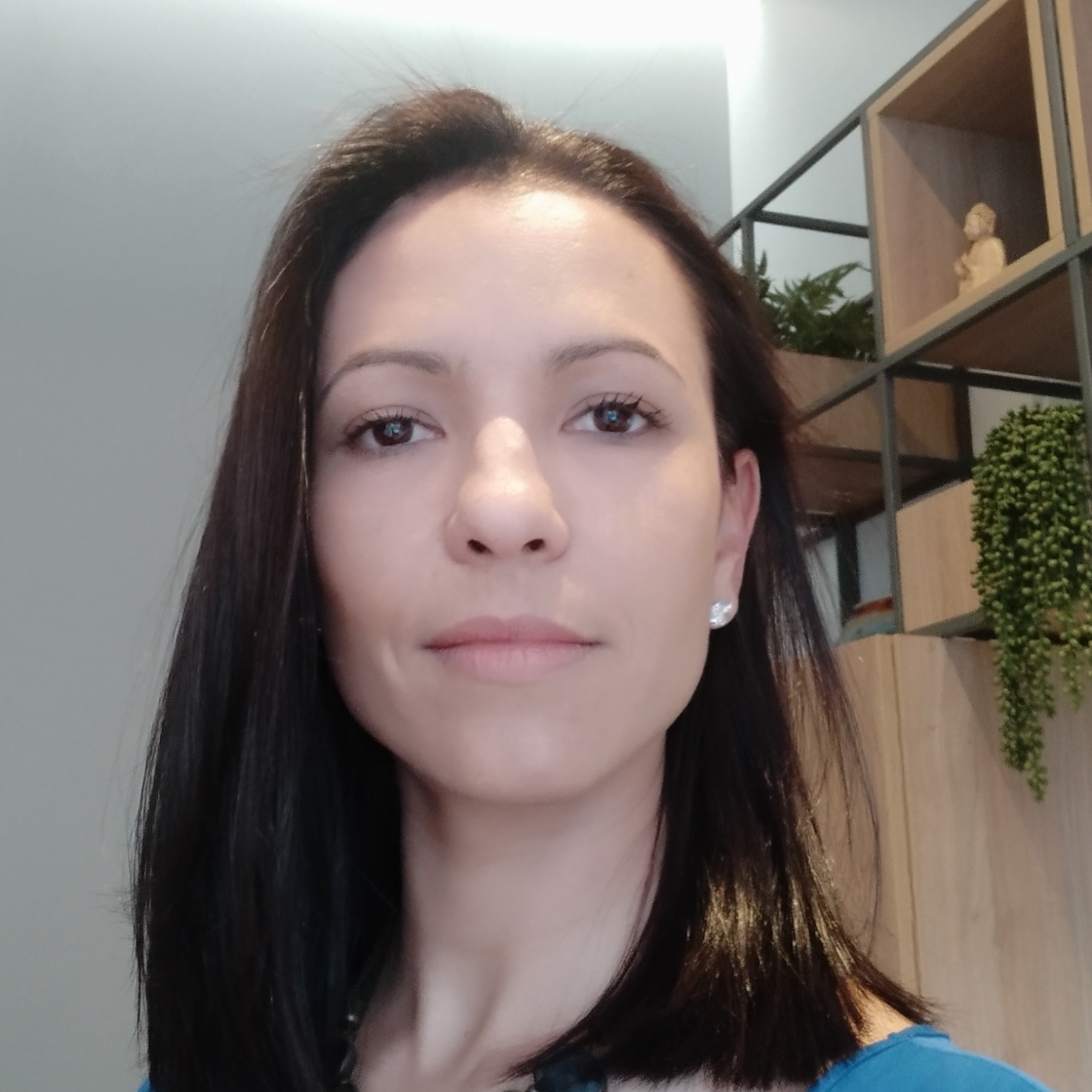 Dr. Danielle Cristina Geiss Santos Zamuner