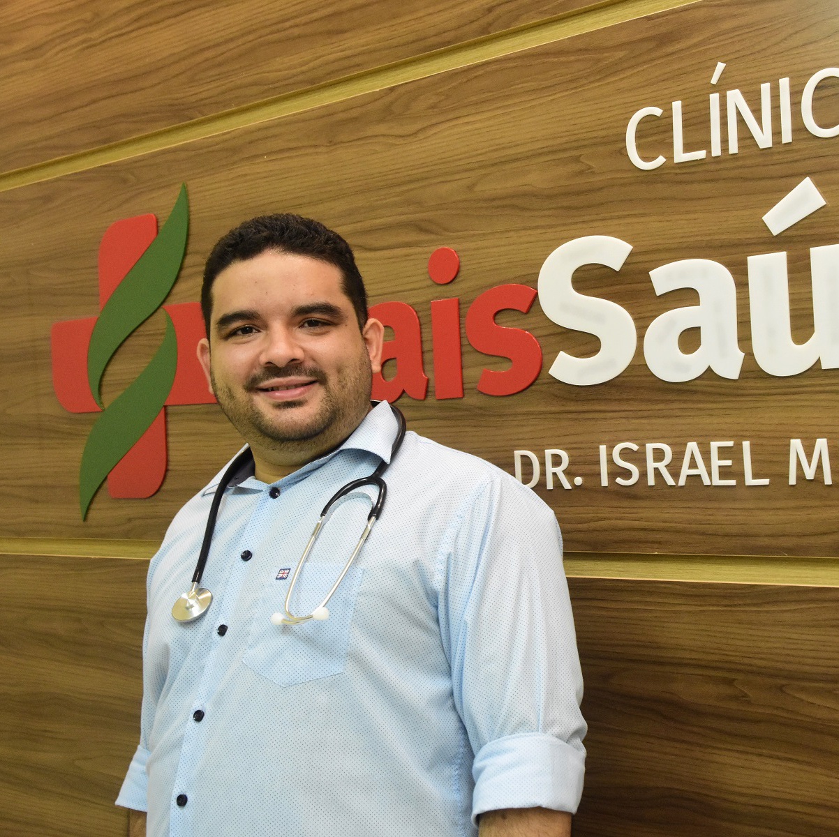 Dr. Israel Silvestre de Oliveira Mendonca