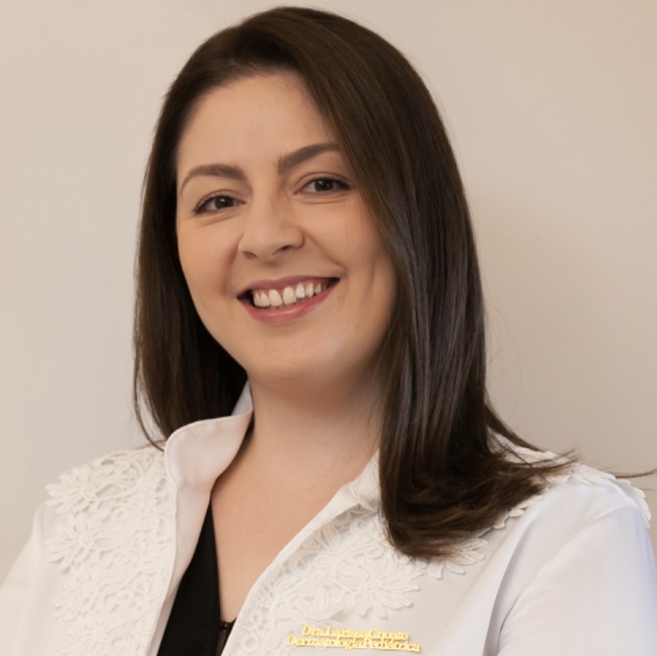 Dra. Larissa Caldas Gnoato Teixeira