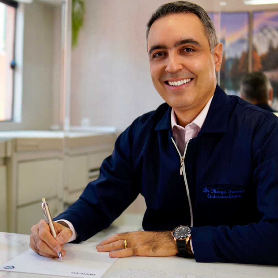 Dr. THIAGO FARIAS
