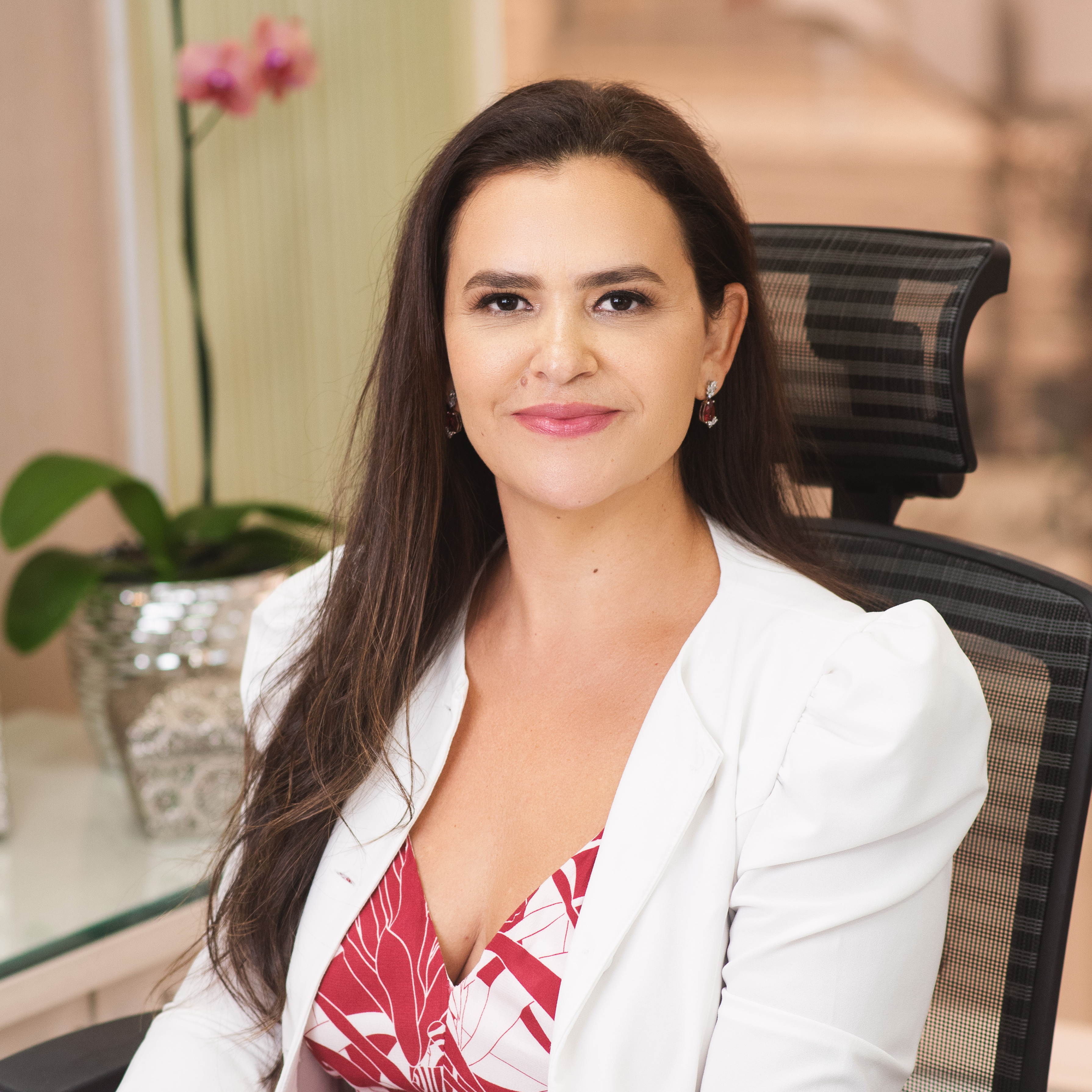 Dra. Luciana Neder - Dermatologista
