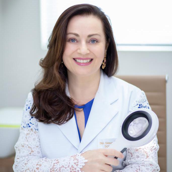 Dra. Daniela Carvalho Romaniello
