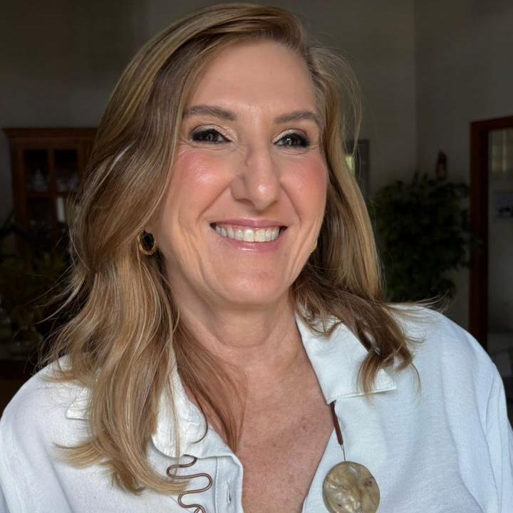 Dra. Elaine Aparecida Pignata