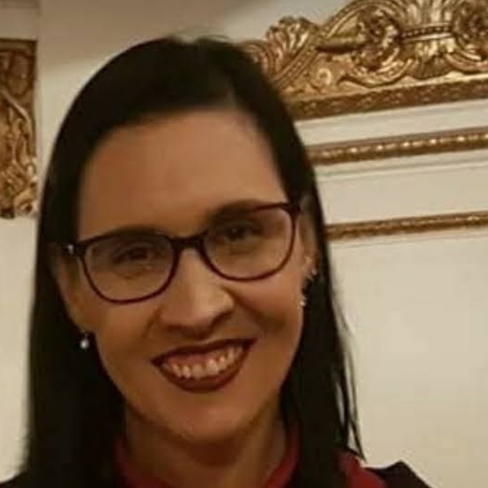 Dra. Paula Wanderley Leva Martin