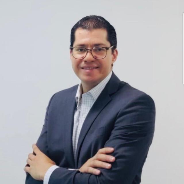 Dr. Adriano Oliveira Seixas
