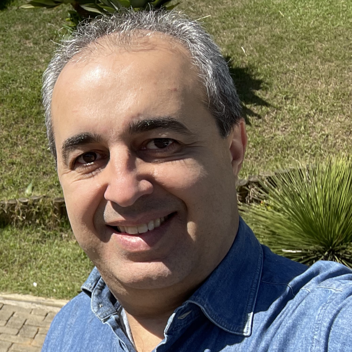 Dr. Ronald Augusto de Carvalho